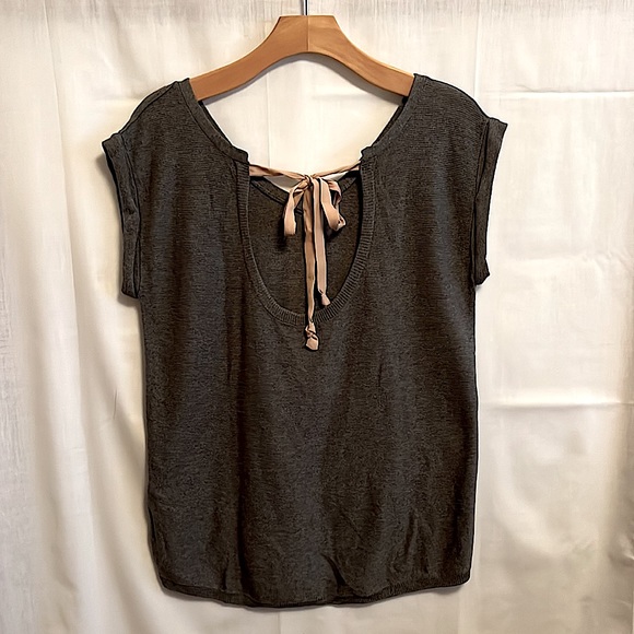ARITZIA T. Babaton Short Sleeve Top // Size S - Picture 2 of 5